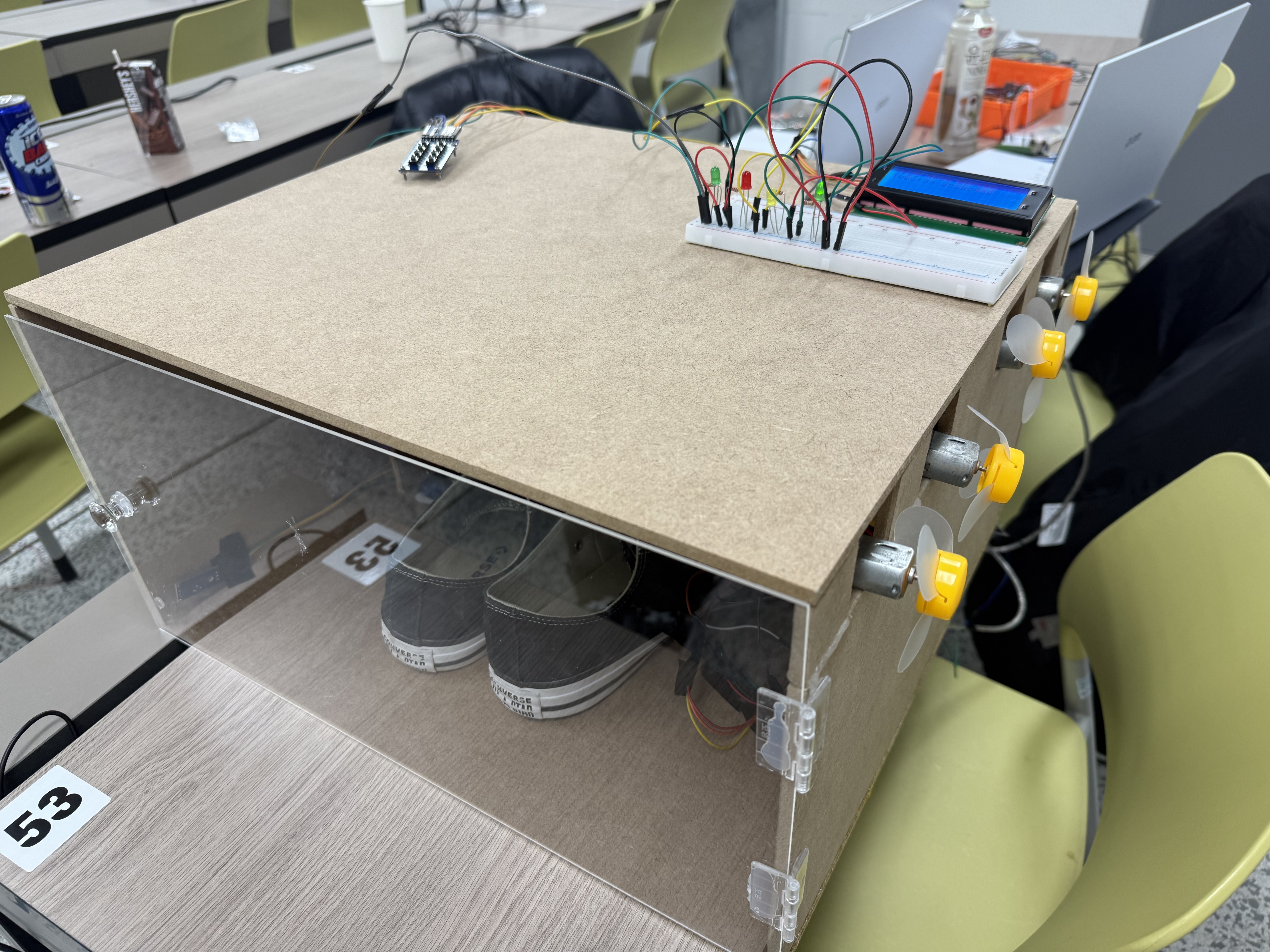 공부 중인 사진